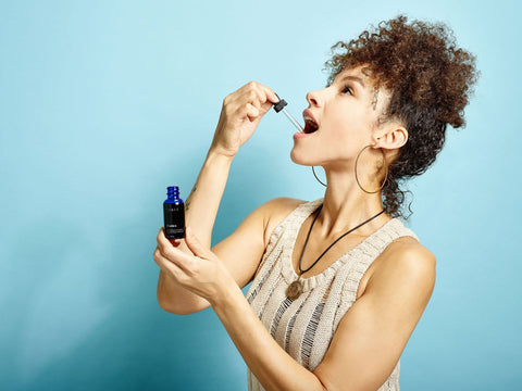 L'HUILE DE CBD POUR L'ANXIÉTÉ : COMMENT ELLE PEUT AIDER